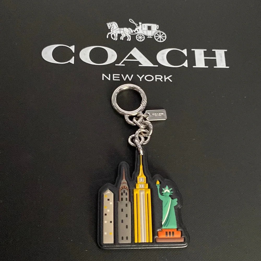 NWOT COACH NYC New York Skyline Leather Key Fob Bag Charm Keychain 58506